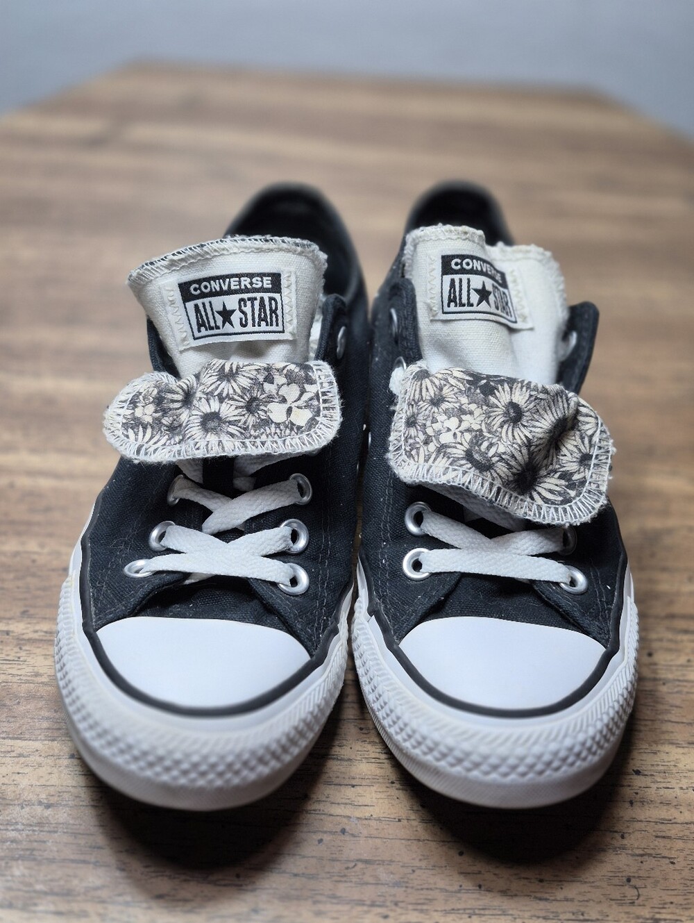 Converse All Star Classic Black & White w/Floral Double Tounge Sneakers Womens 7